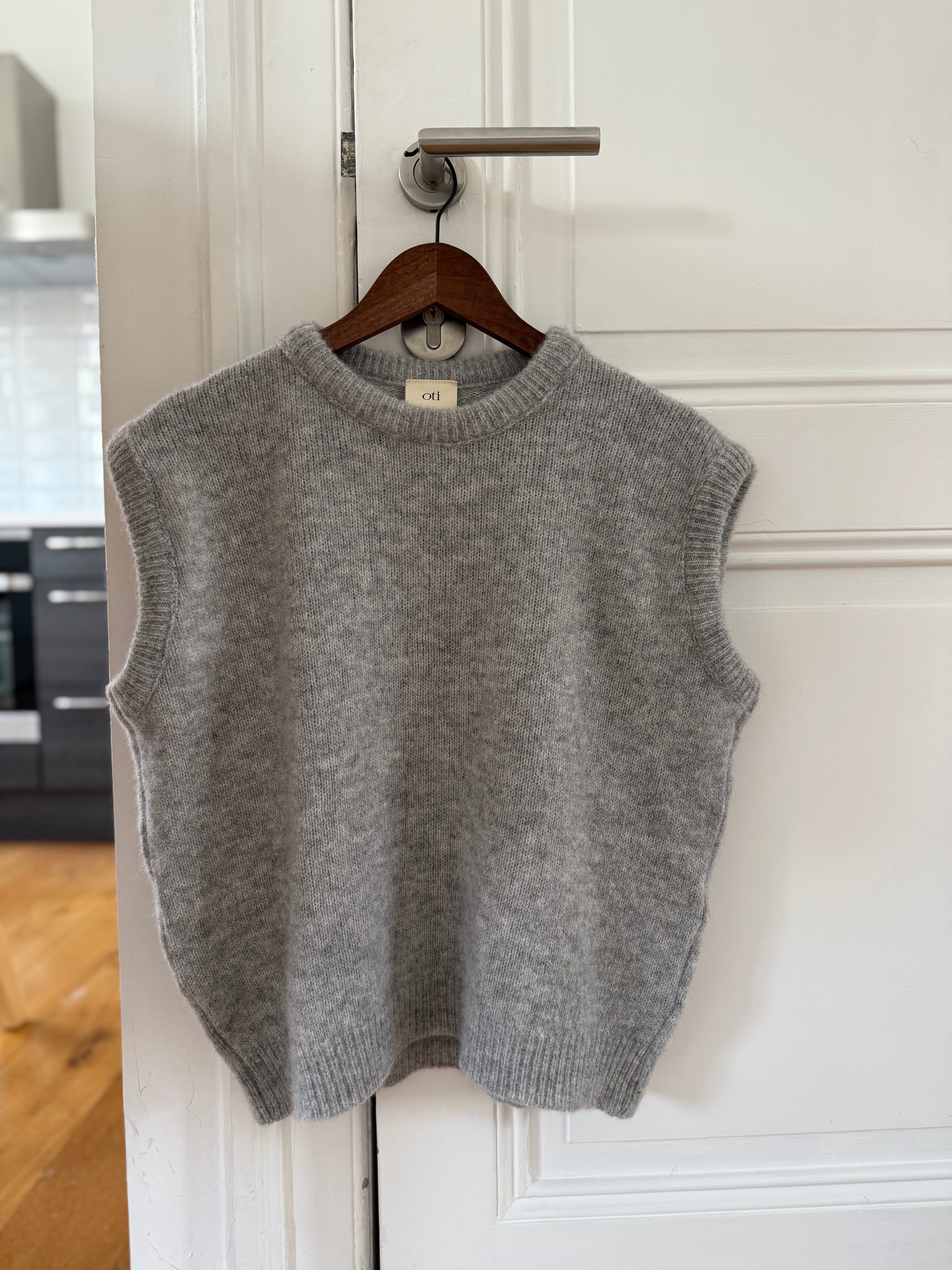 Frankie sleeveless knit grey melange