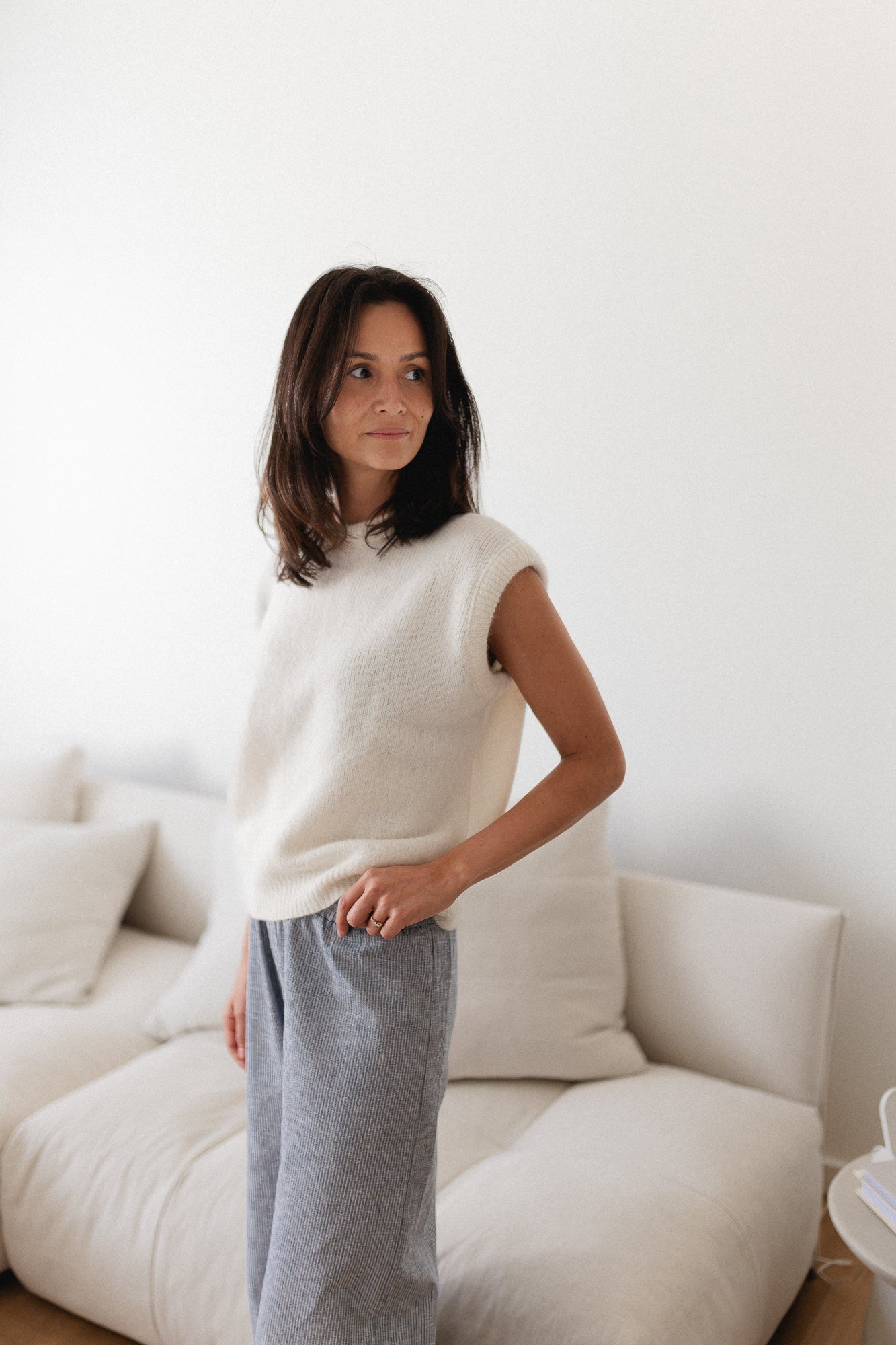 Frankie sleeveless knit off white