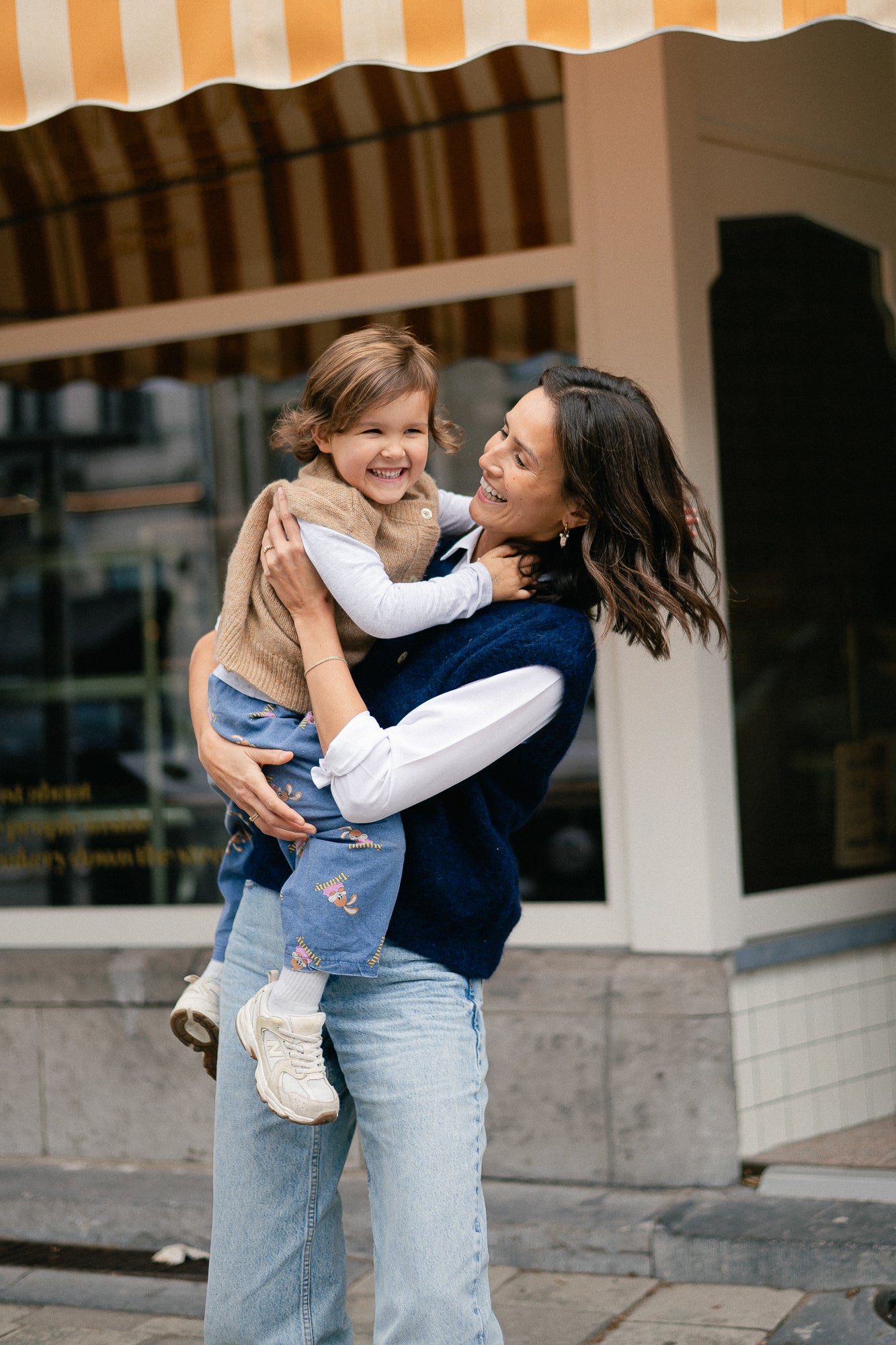 Olivia sleeveless button cardigan navy