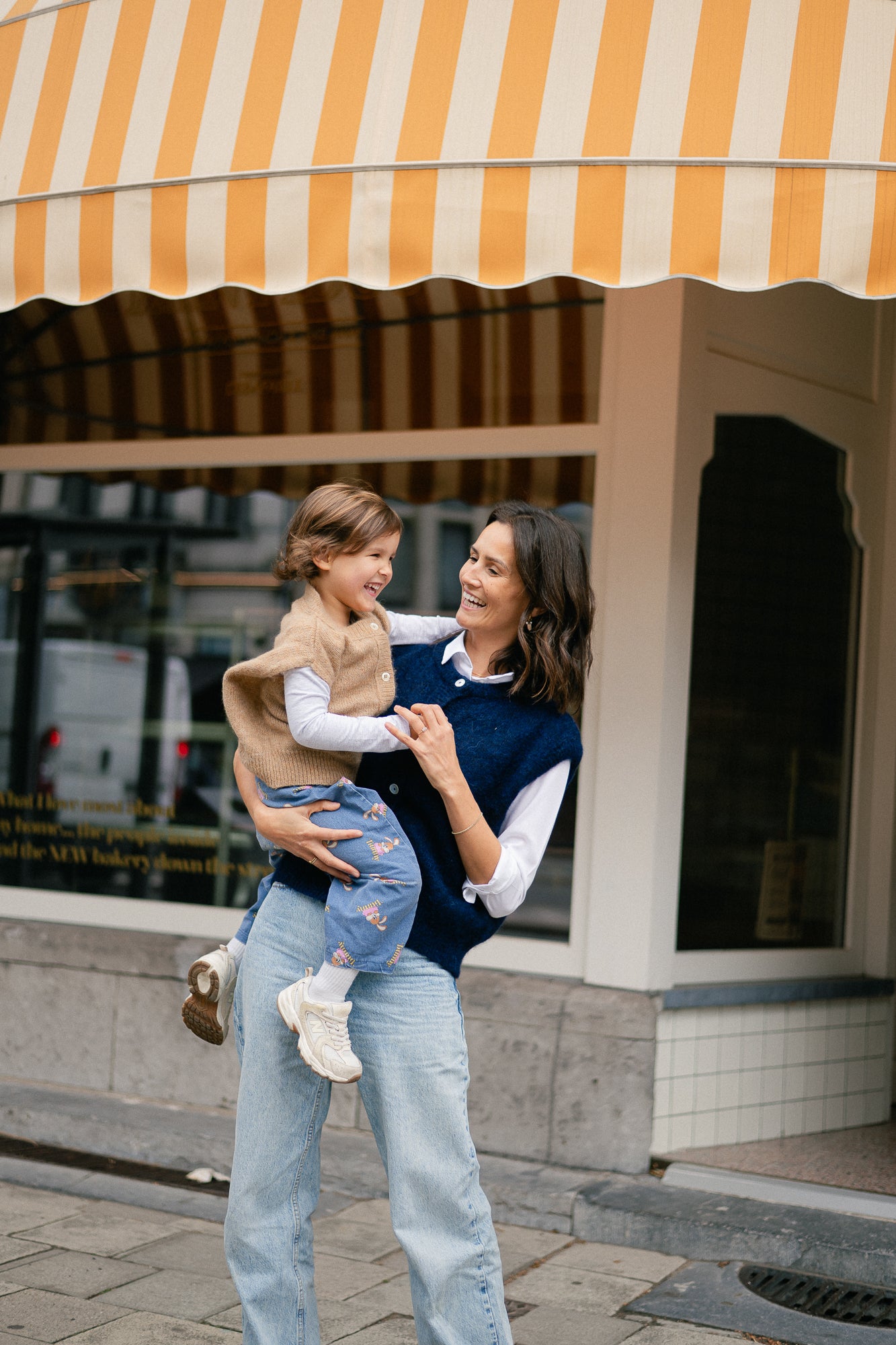 Olivia sleeveless button cardigan navy