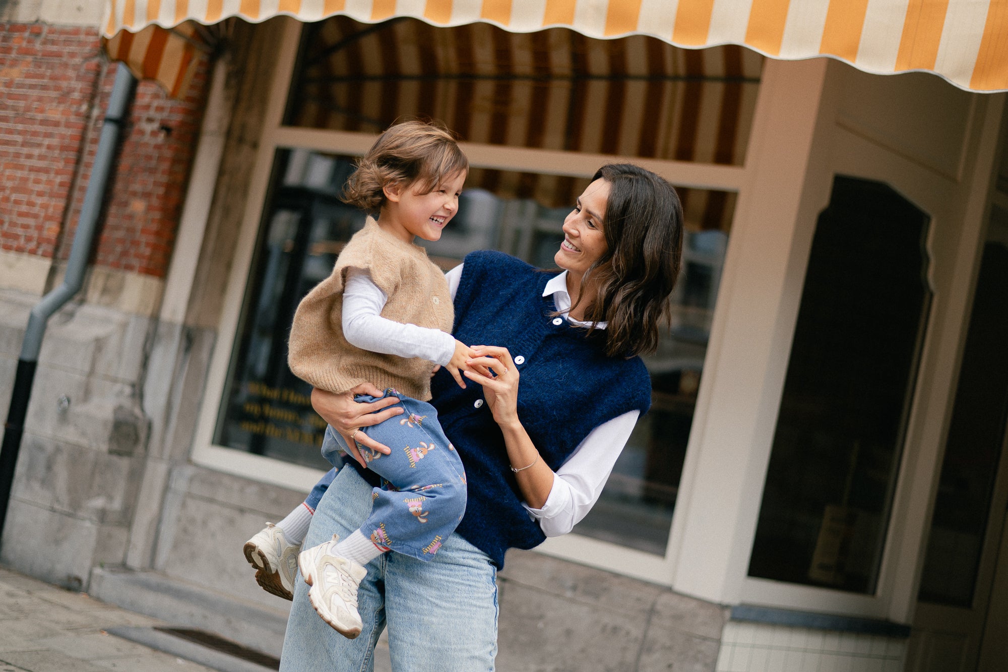 Olivia sleeveless button cardigan navy