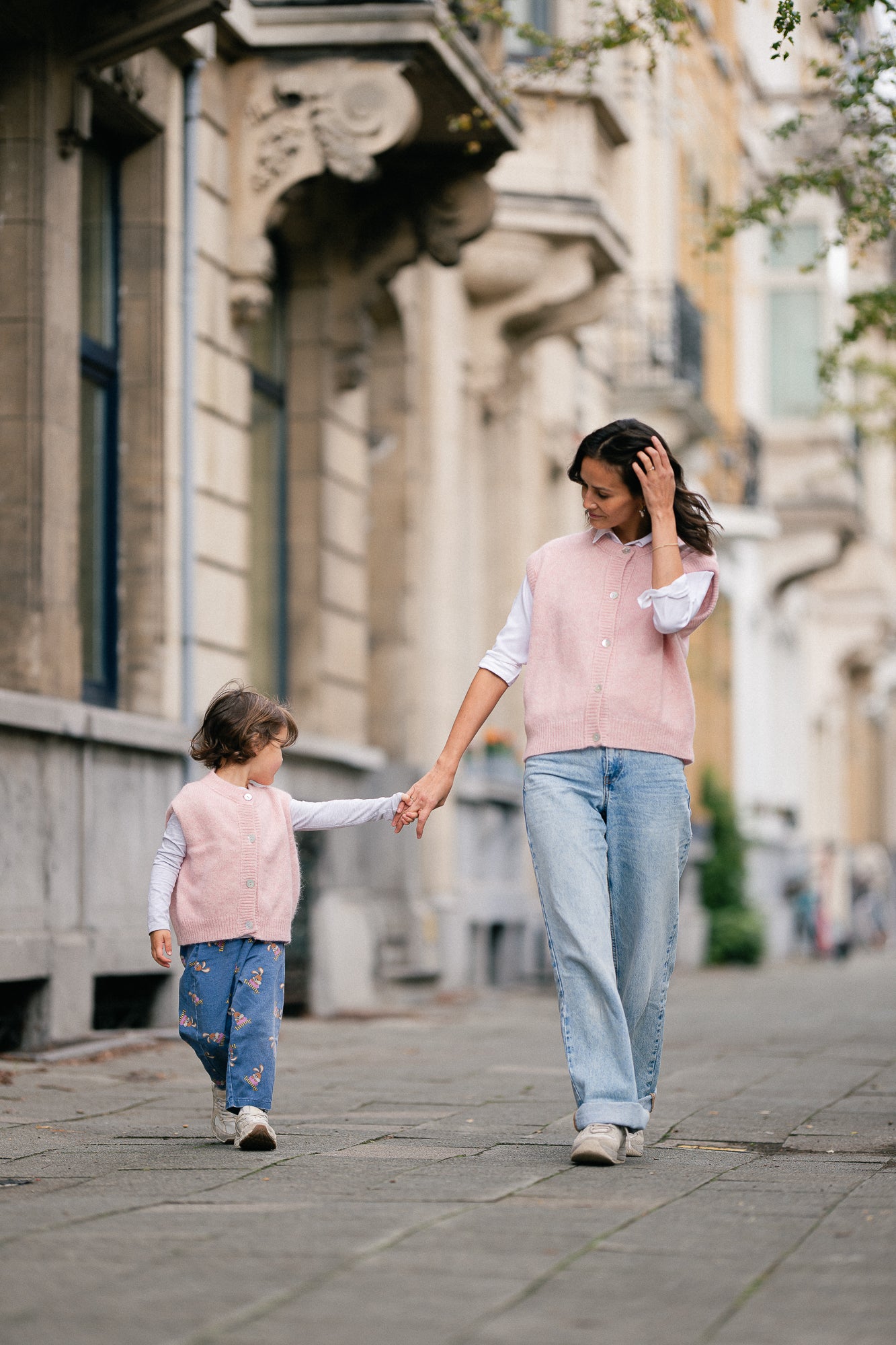 Olivia sleeveless cardigan button pink