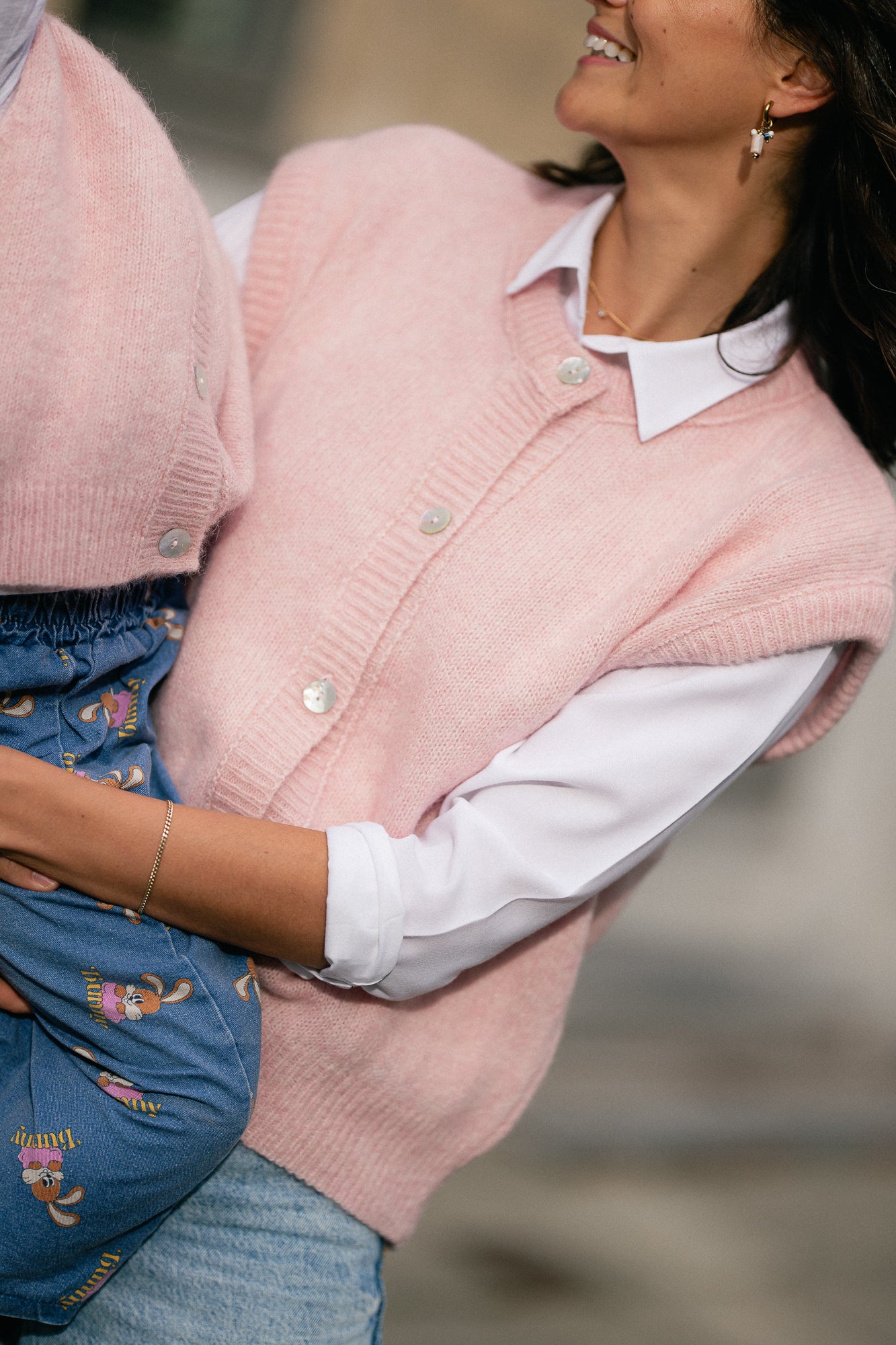 Olivia sleeveless cardigan button pink