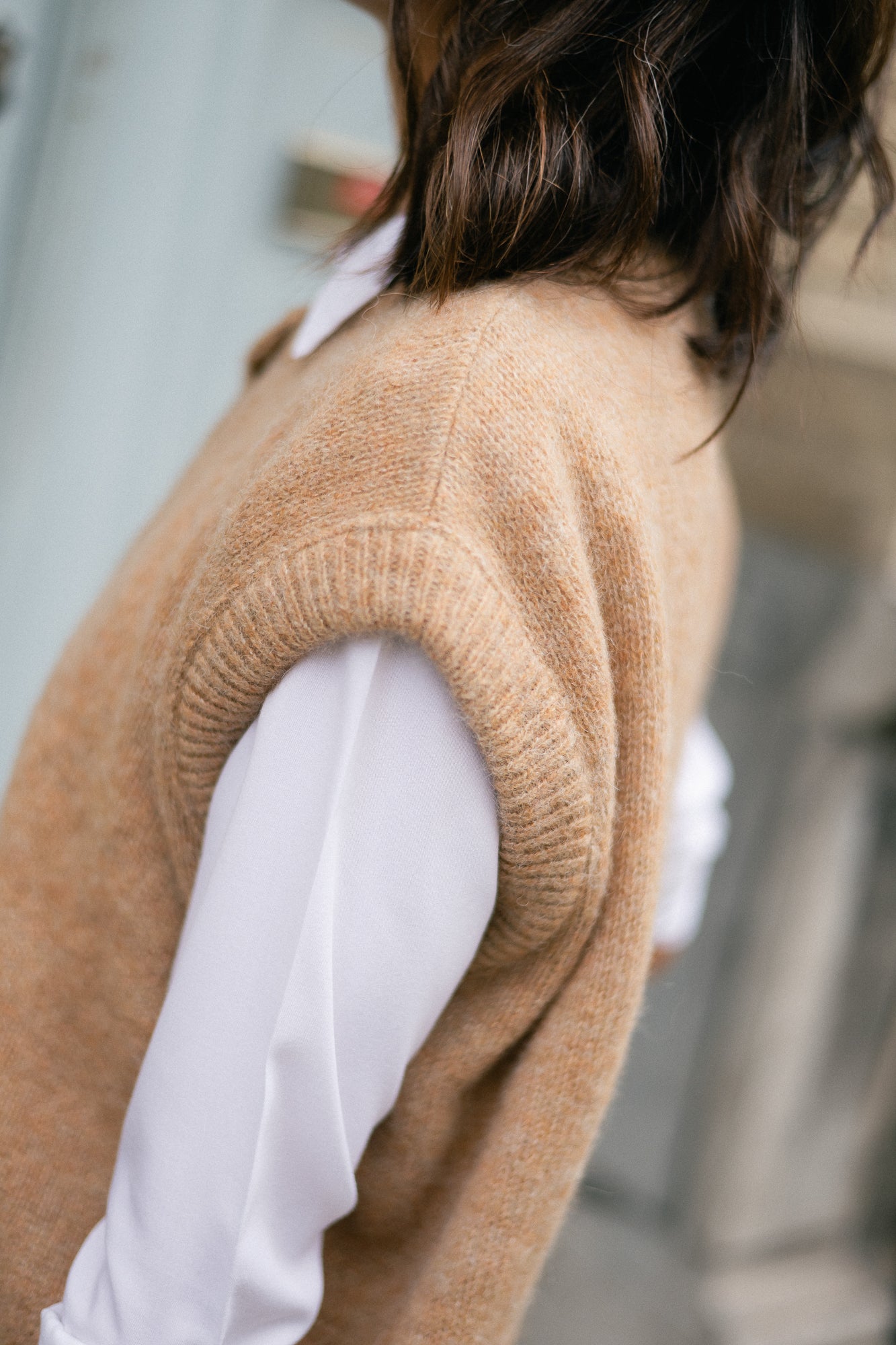 Olivia sleeveless cardigan button camel