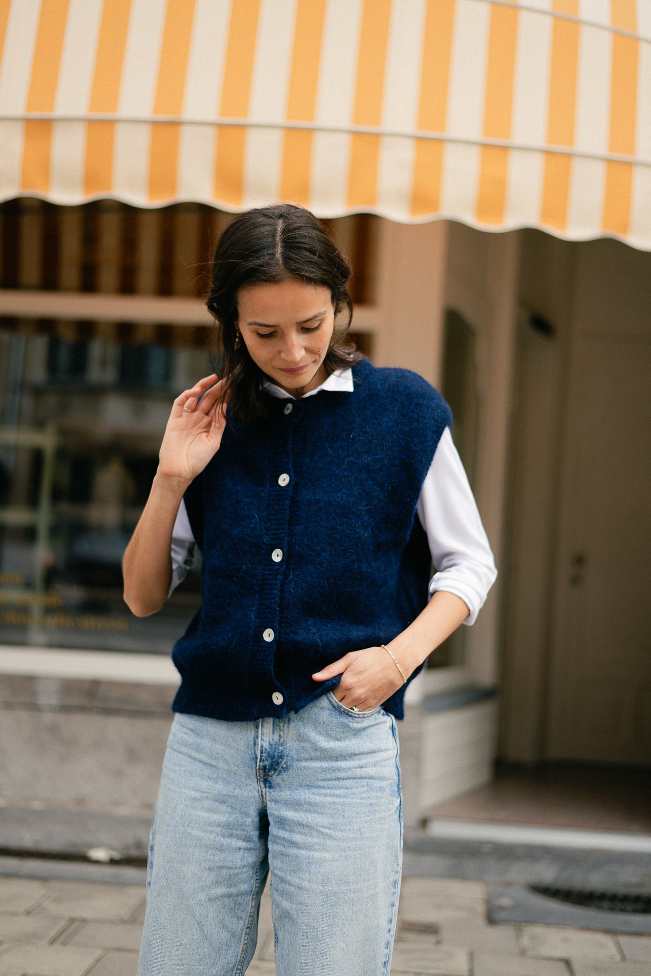 Olivia sleeveless button cardigan navy
