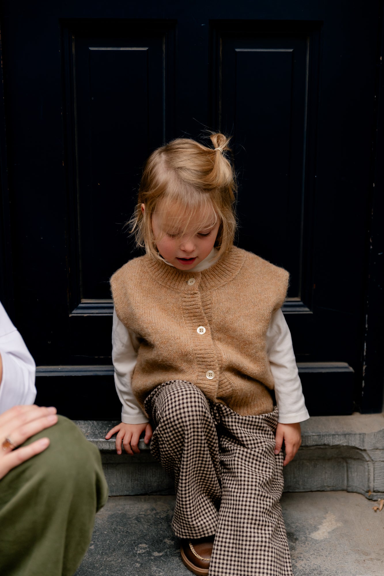 Olivia vest little camel