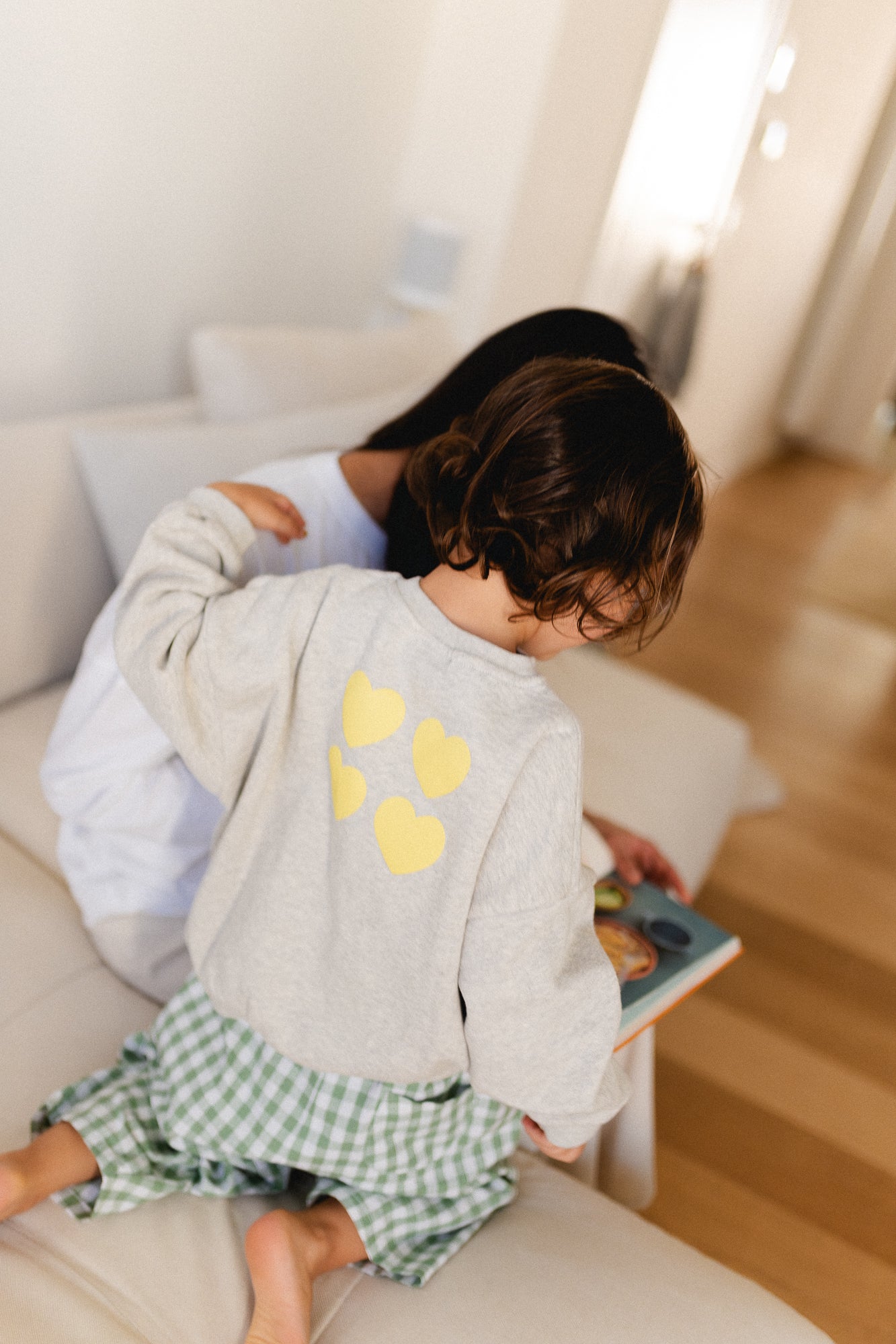 Little Cécile sweater yellow hearts