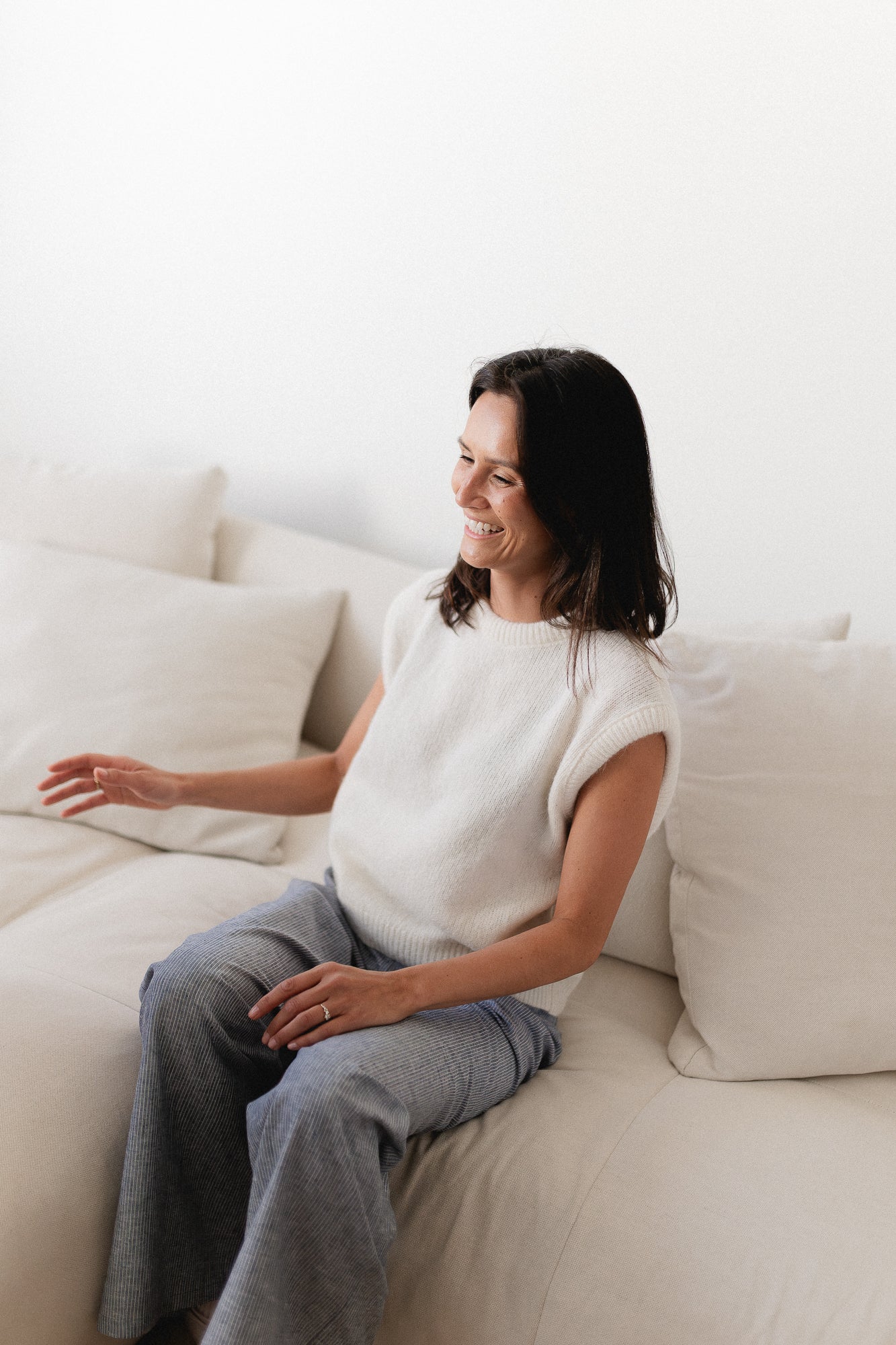 Frankie sleeveless knit off white