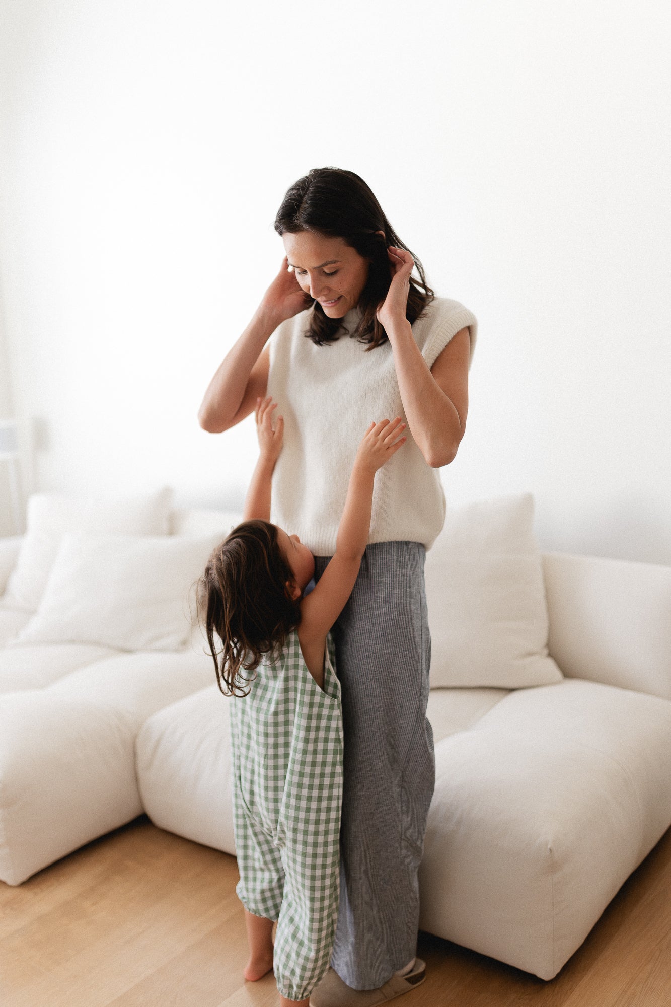 Frankie sleeveless knit off white