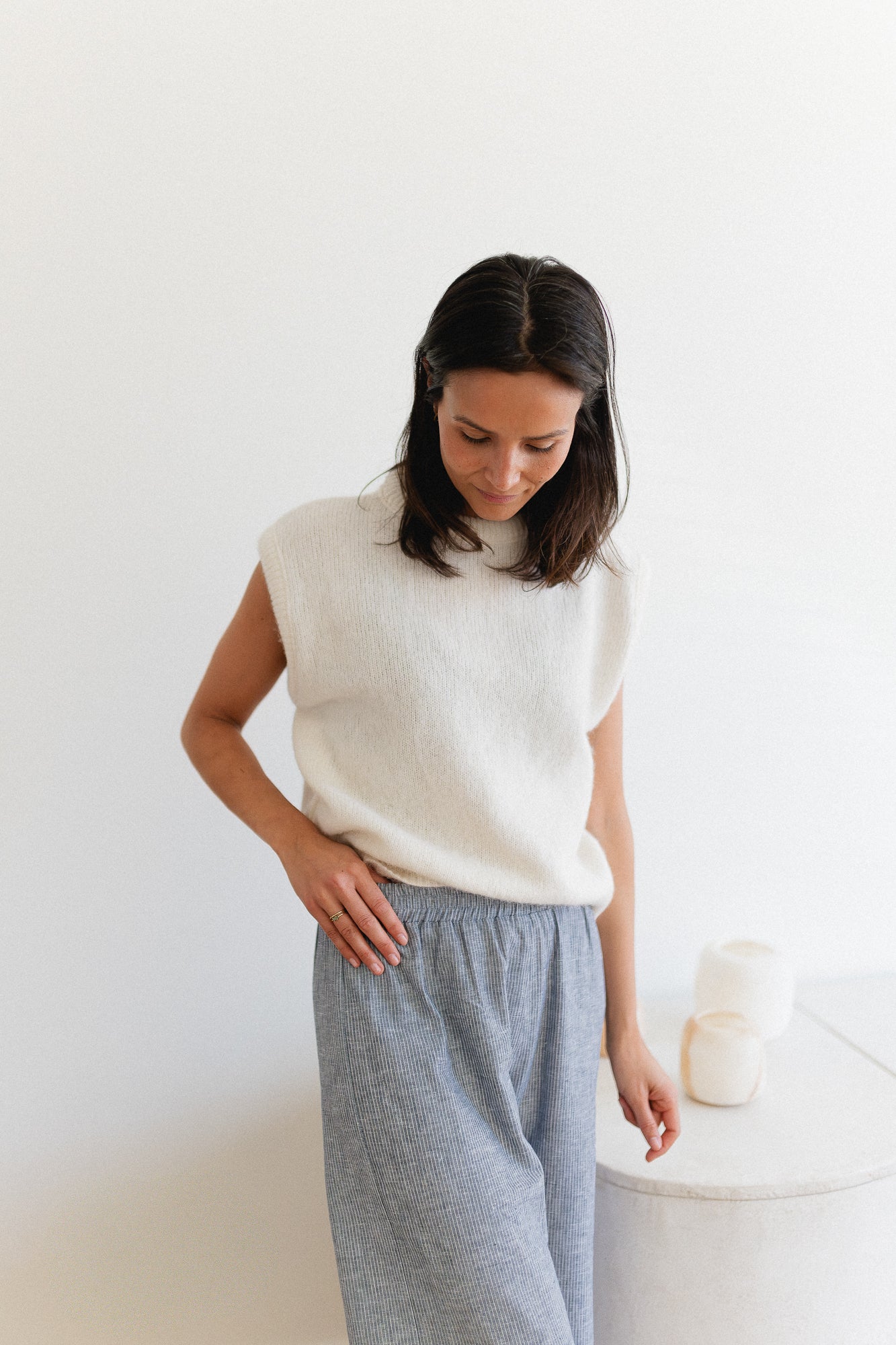 Frankie sleeveless knit off white