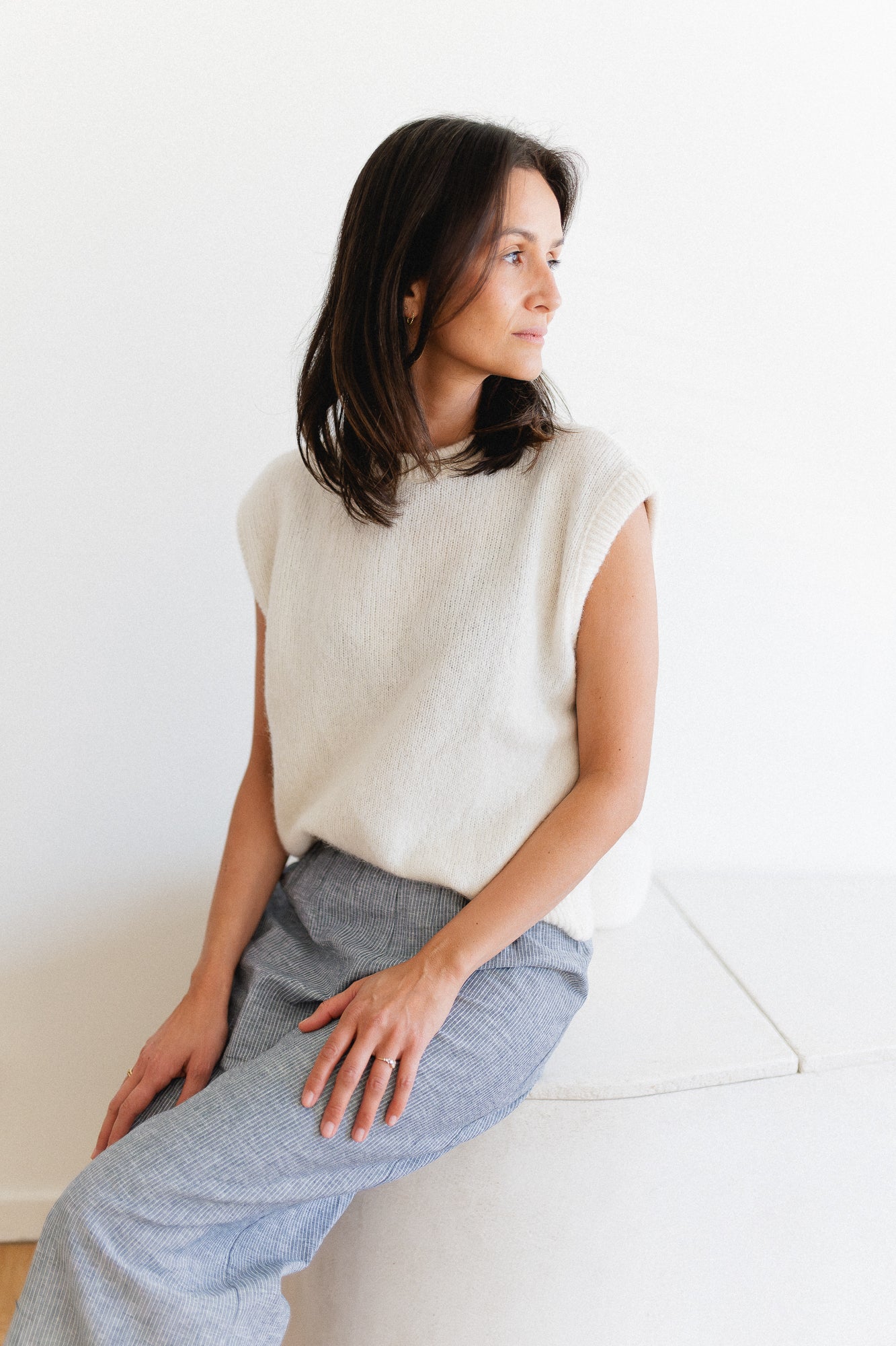 Frankie sleeveless knit off white