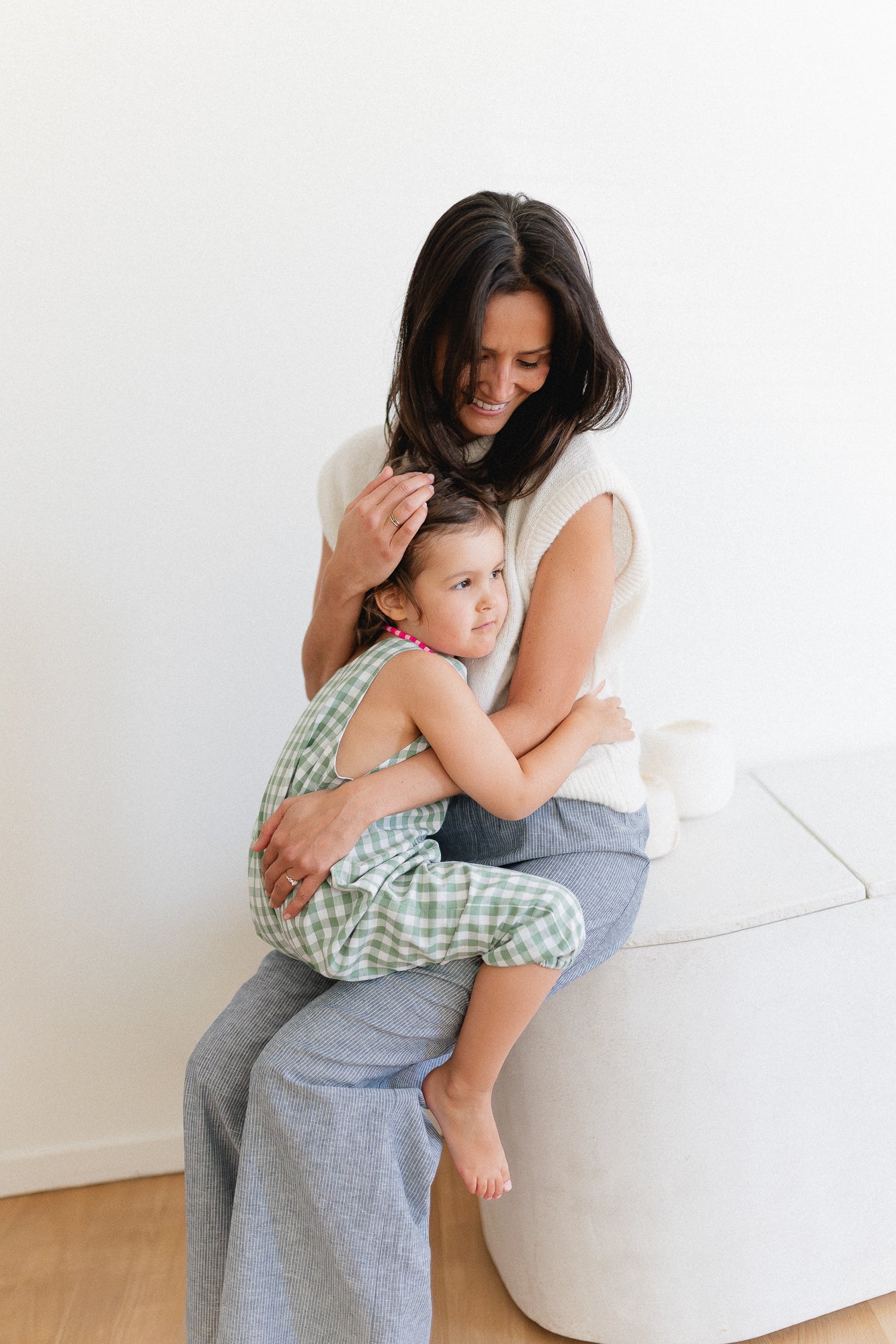 Frankie sleeveless knit off white