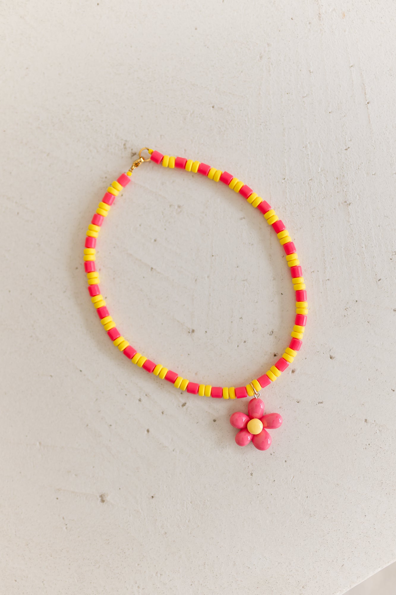 Kimchi necklace pink flower